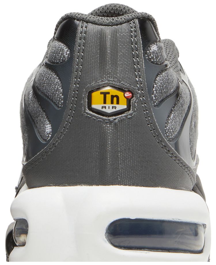 Nike Air Max Plus SE Iron Grey Metallic Gold
