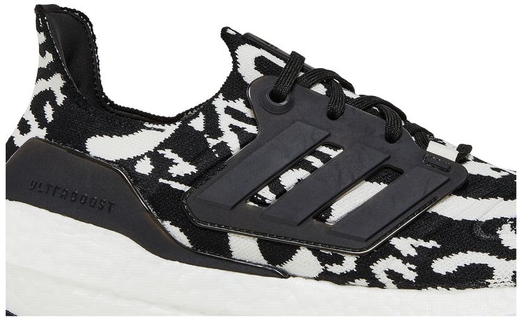 Adidas UltraBoost 22 Zebra