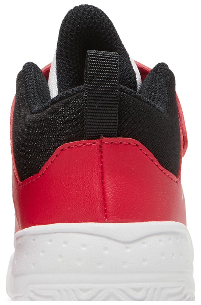 Air Jordan Max Aura 3 TD White Very Berry