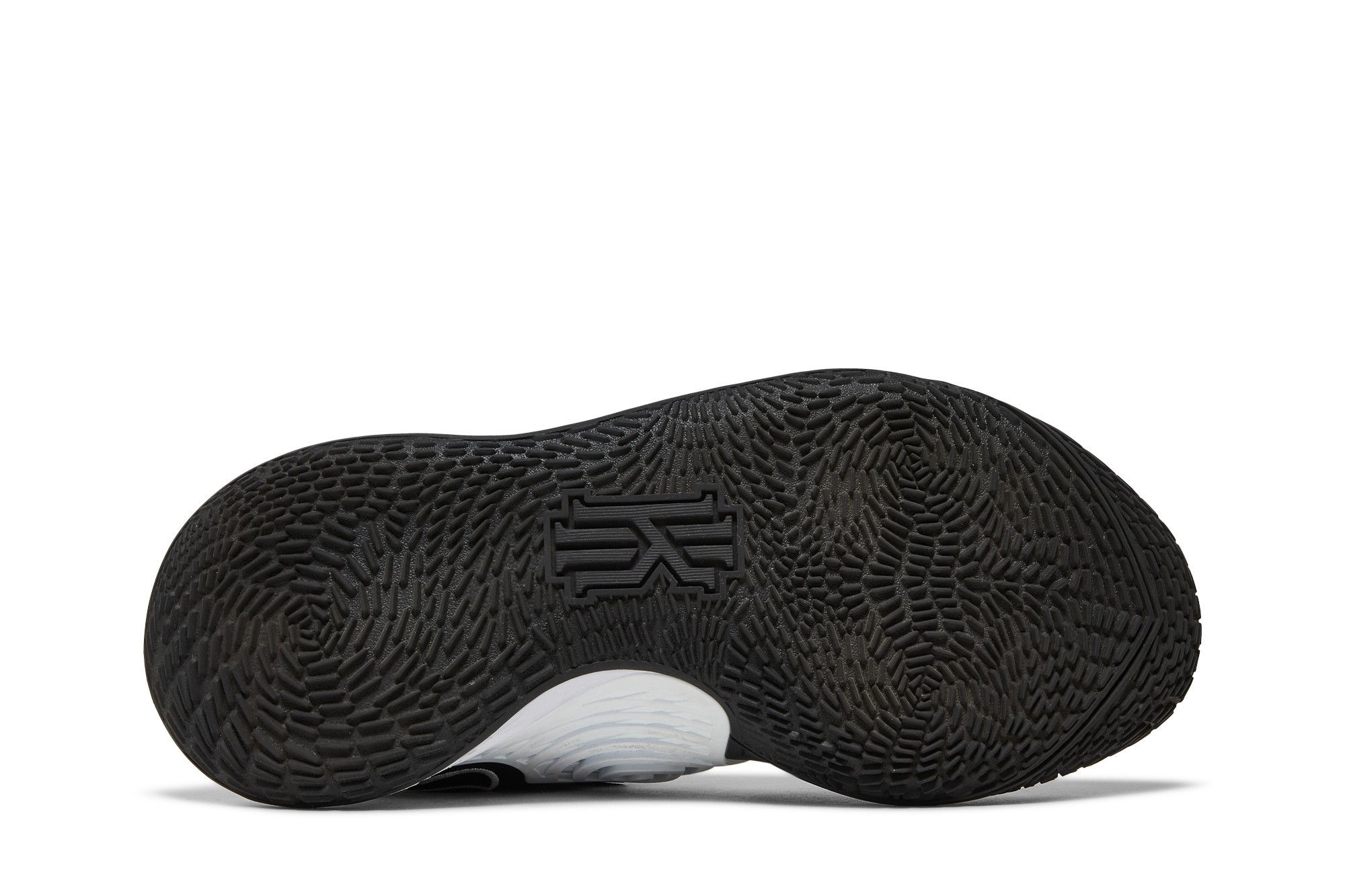 Kyrie 3 tb black white top