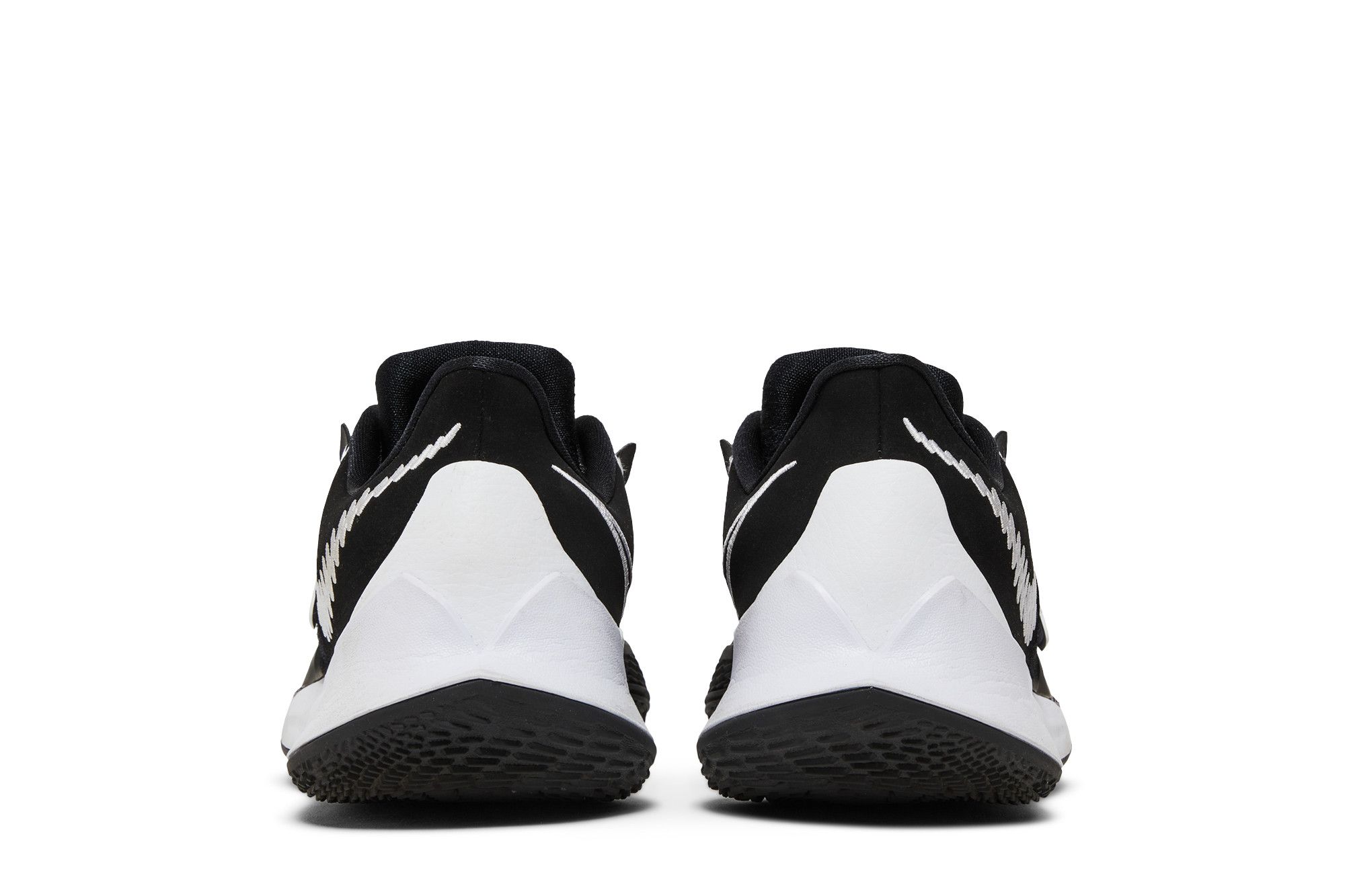 Kyrie 3 tb black white hot sale