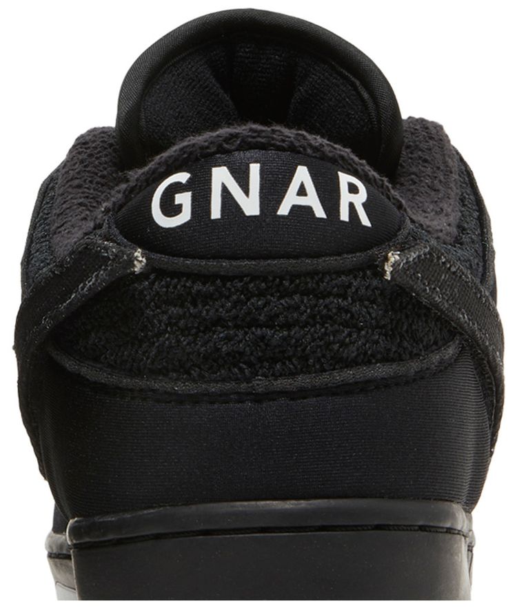 Gnarhunters x Dunk Low SB Black