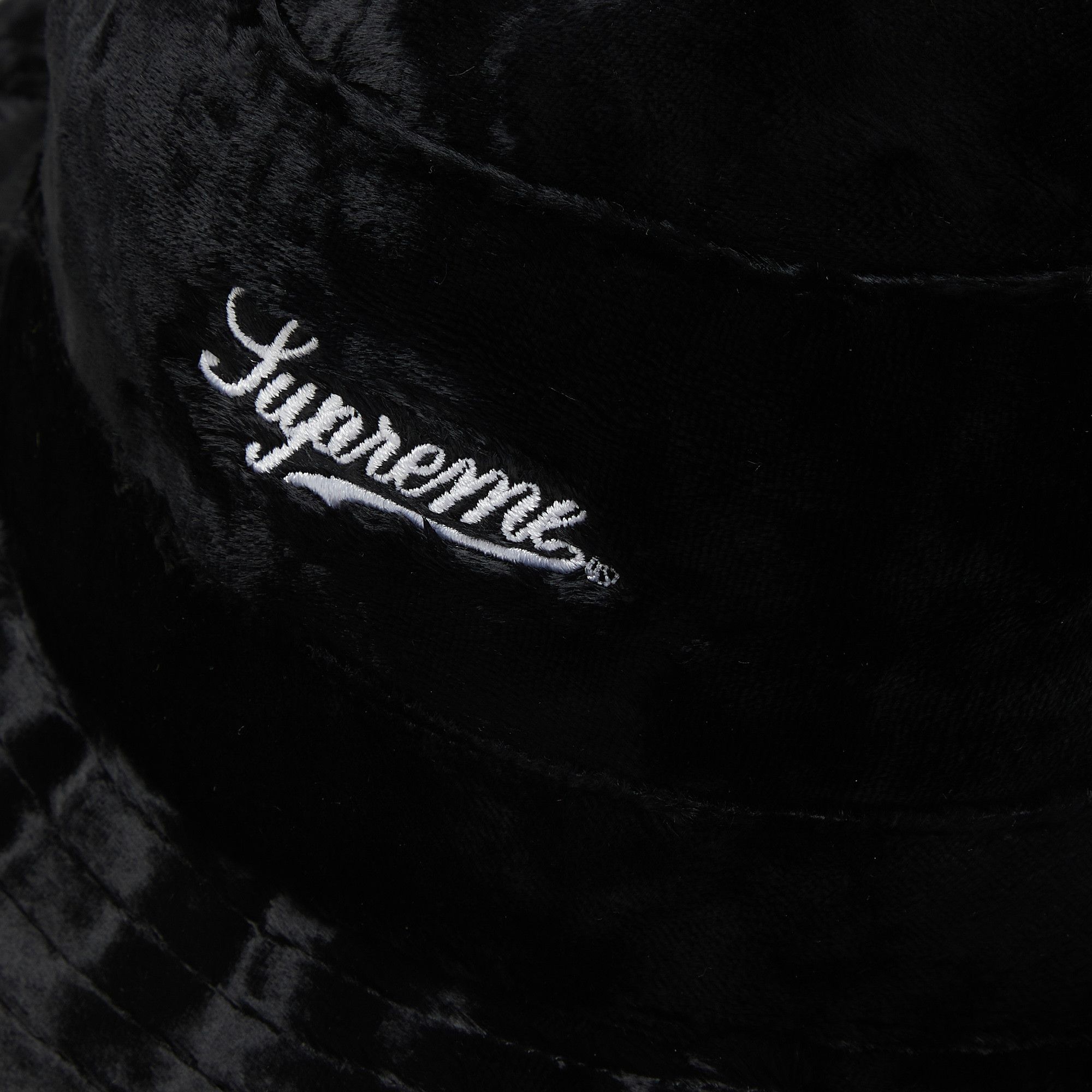 Size m/l Supreme Crushed Velvet Crusher 'Black'