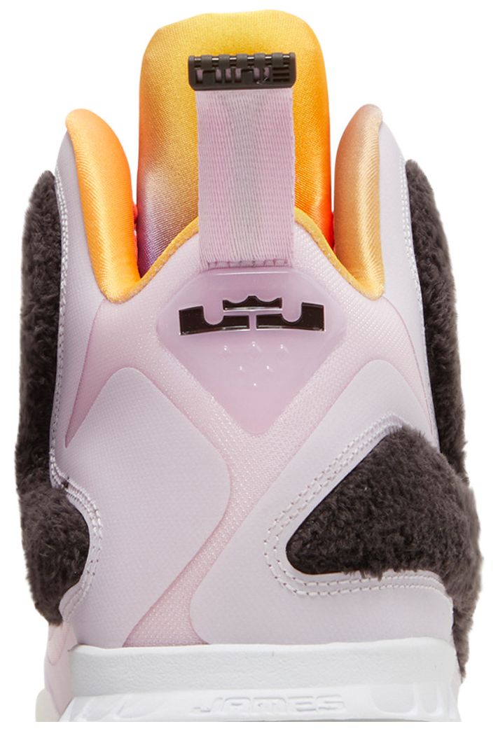 Nike LeBron 9 Regal Pink