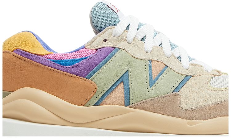 New Balance 5740 Calm Taupe Vibrant Apricot
