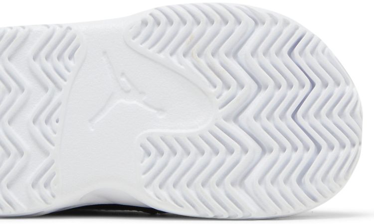 Air Jordan Max Aura 2 TD White Gym Red