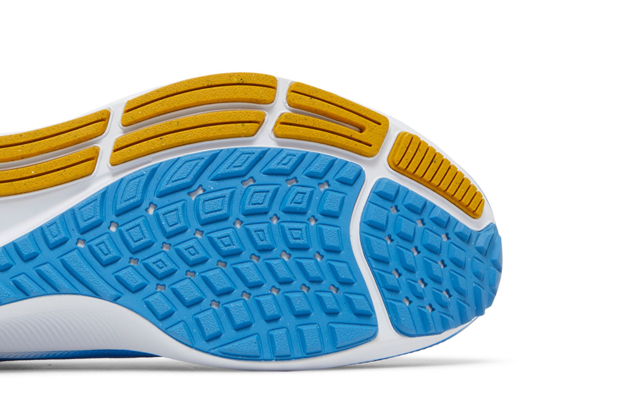 nike pegasus 38 chargers