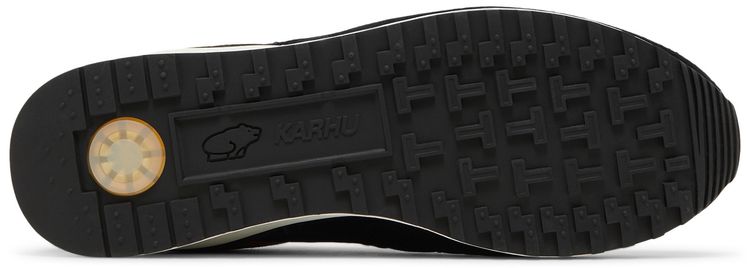 Karhu Synchron Classic Jet Black Cabaret