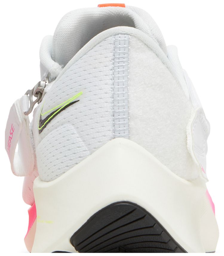 Nike Wmns Air Zoom Pegasus 38 FlyEase Rawdacious