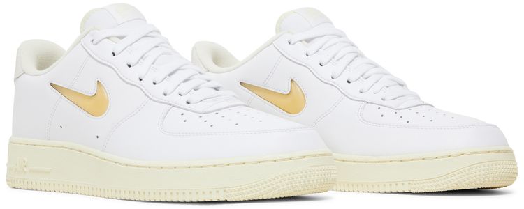 Nike Air Force 1 07 LX Pale Vanilla
