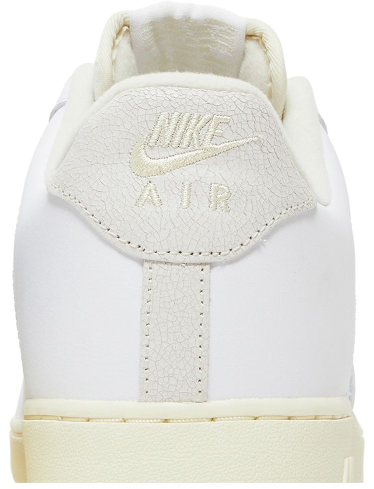 Nike Air Force 1 07 LX Pale Vanilla