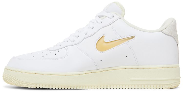 Nike Air Force 1 07 LX Pale Vanilla