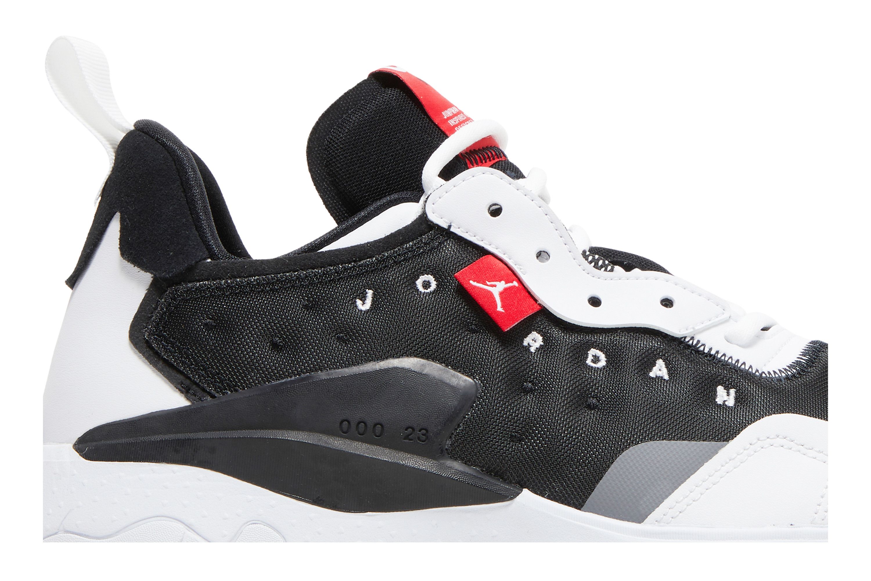 大人気限定!!☆JORDAN DELTA 2 シカゴブルズ Jordan Delta 2 Chicago Bulls CV8121-011 | SneakerNews.com
