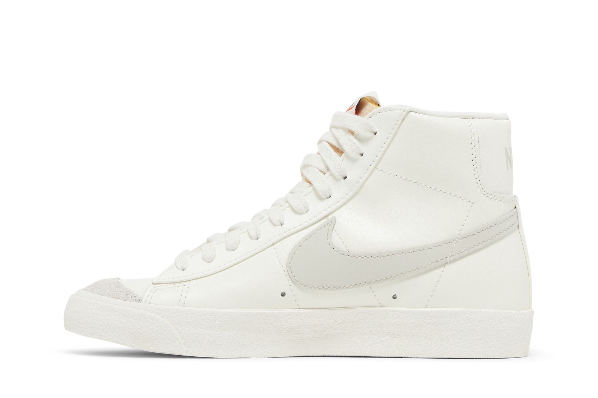 Size 6.0 Wmns Blazer Mid 77 Vintage Sail Light Bone