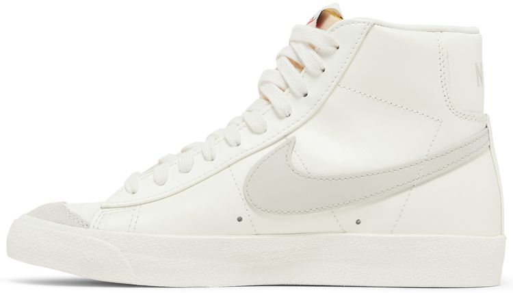 Nike Wmns Blazer Mid 77 Vintage Sail Light Bone