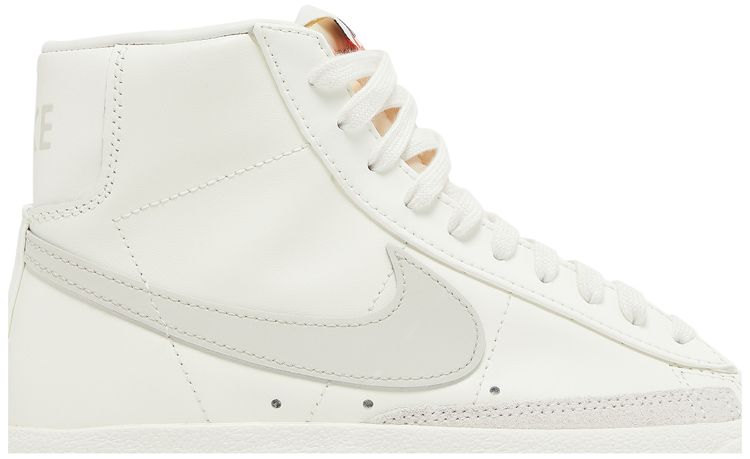 Nike Wmns Blazer Mid 77 Vintage Sail Light Bone