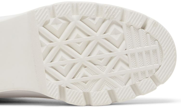 Converse Wmns Chuck Taylor All Star High Lugged Love Your Mother   Black