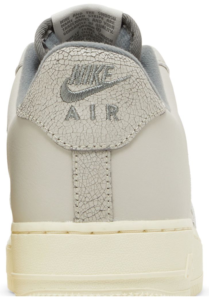 Nike Air Force 1 07 LX Light Bone
