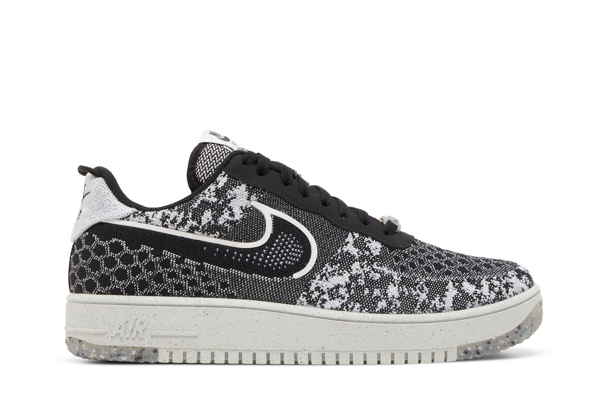 Nike air force 1 hotsell flyknit black and white