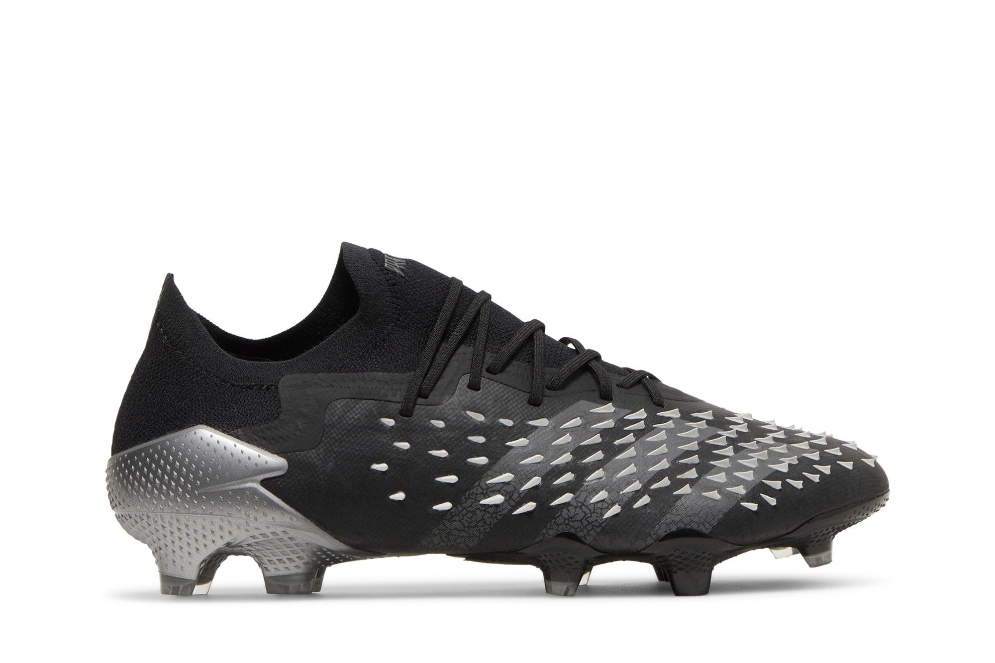 Nouveau on sale crampon adidas