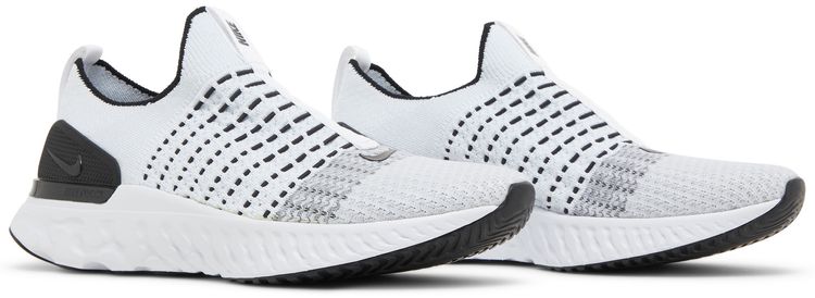Nike React Phantom Run Flyknit 2 Oreo