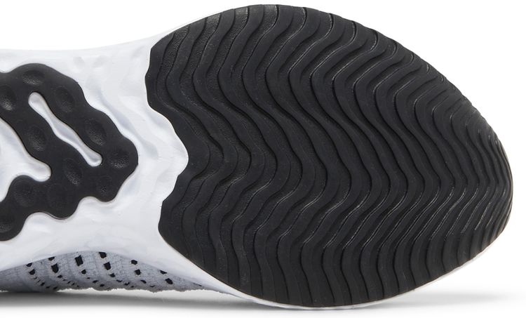 Nike React Phantom Run Flyknit 2 Oreo