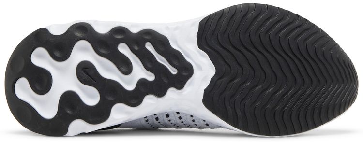 Nike React Phantom Run Flyknit 2 Oreo
