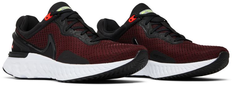 Nike React Miler 3 Black Siren Red