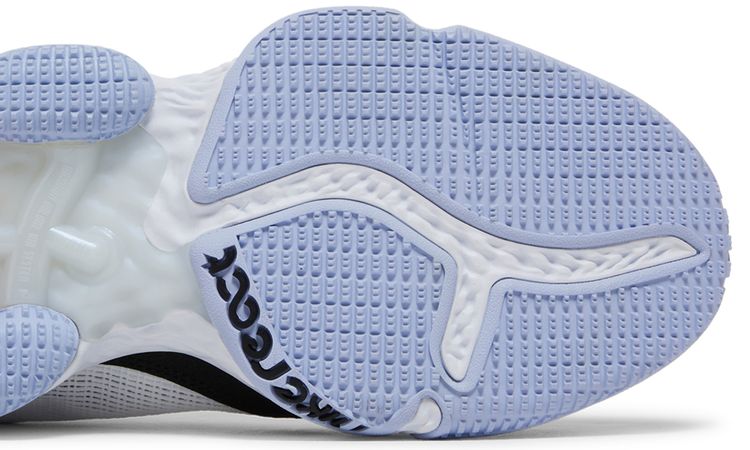 LeBron 19 Low Black Toe