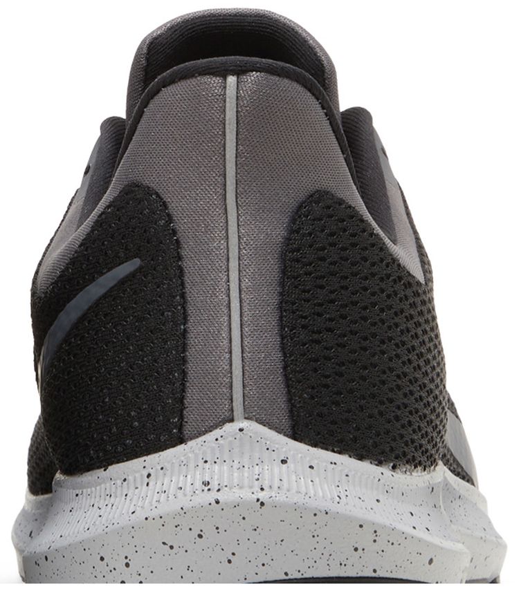 Nike Quest 2 SE 4E Wide Black Wolf Grey