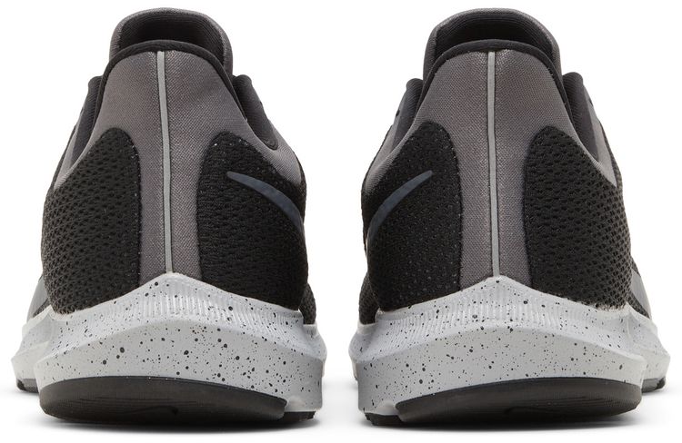 Nike Quest 2 SE 4E Wide Black Wolf Grey