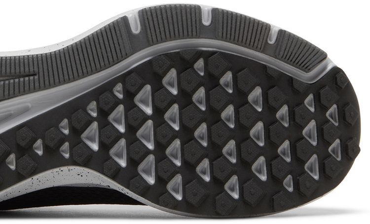 Nike Quest 2 SE 4E Wide Black Wolf Grey