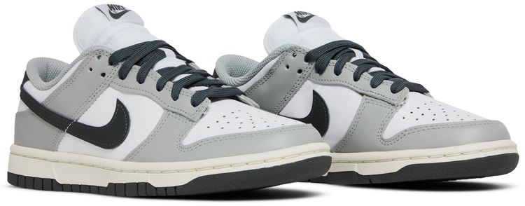 Nike Wmns Dunk Low Light Smoke Grey