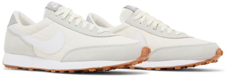 Wmns Daybreak White Gum