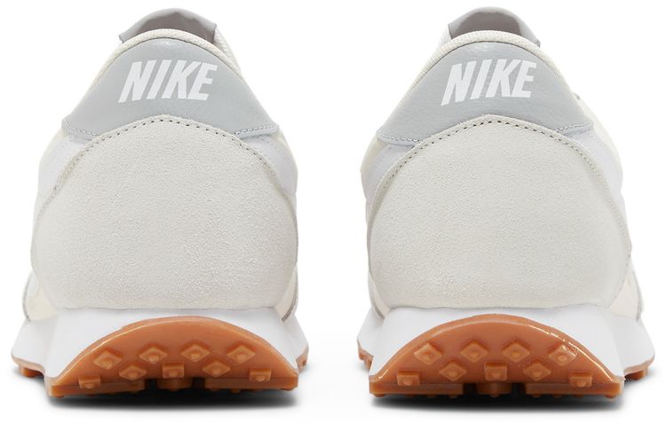 Wmns Daybreak White Gum