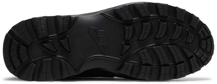 Nike Manoadome Triple Black