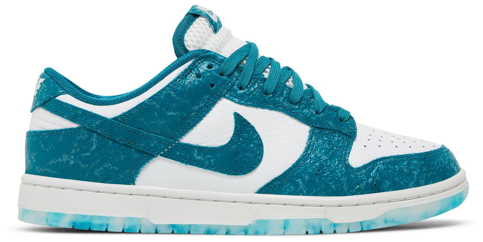 wmns dunk ultra modern