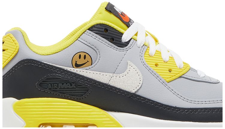 Nike Air Max 90 Leather GS Go The Extra Smile