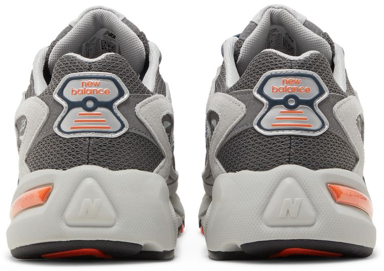 New Balance 725 Dark Grey