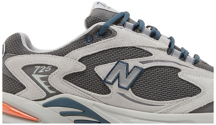 New Balance 725 Dark Grey