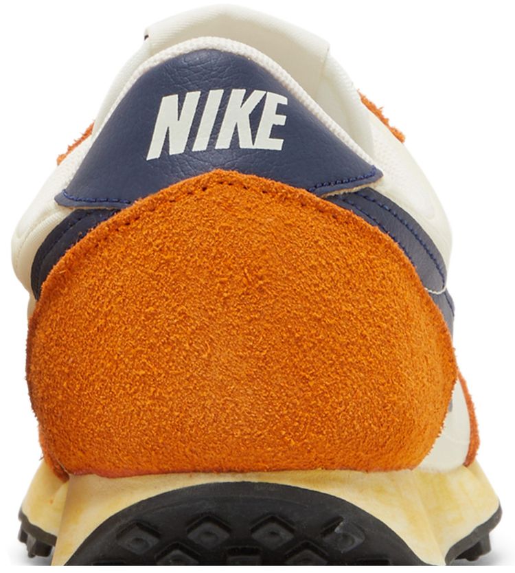 Nike Wmns Daybreak SE Coconut Milk Midnight Orange