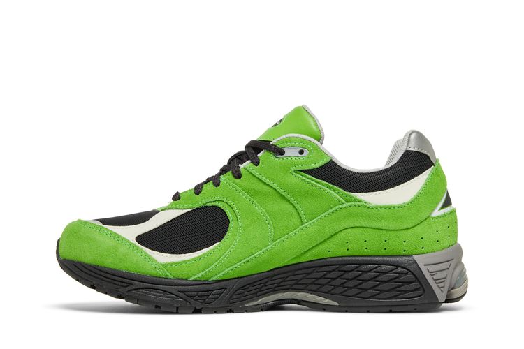 Buy New Balance 2002R  display picture 1