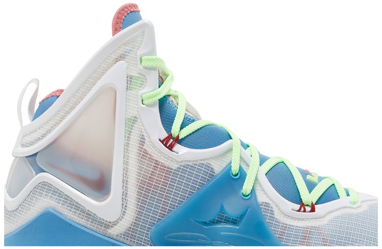 LeBron 19 Tropical