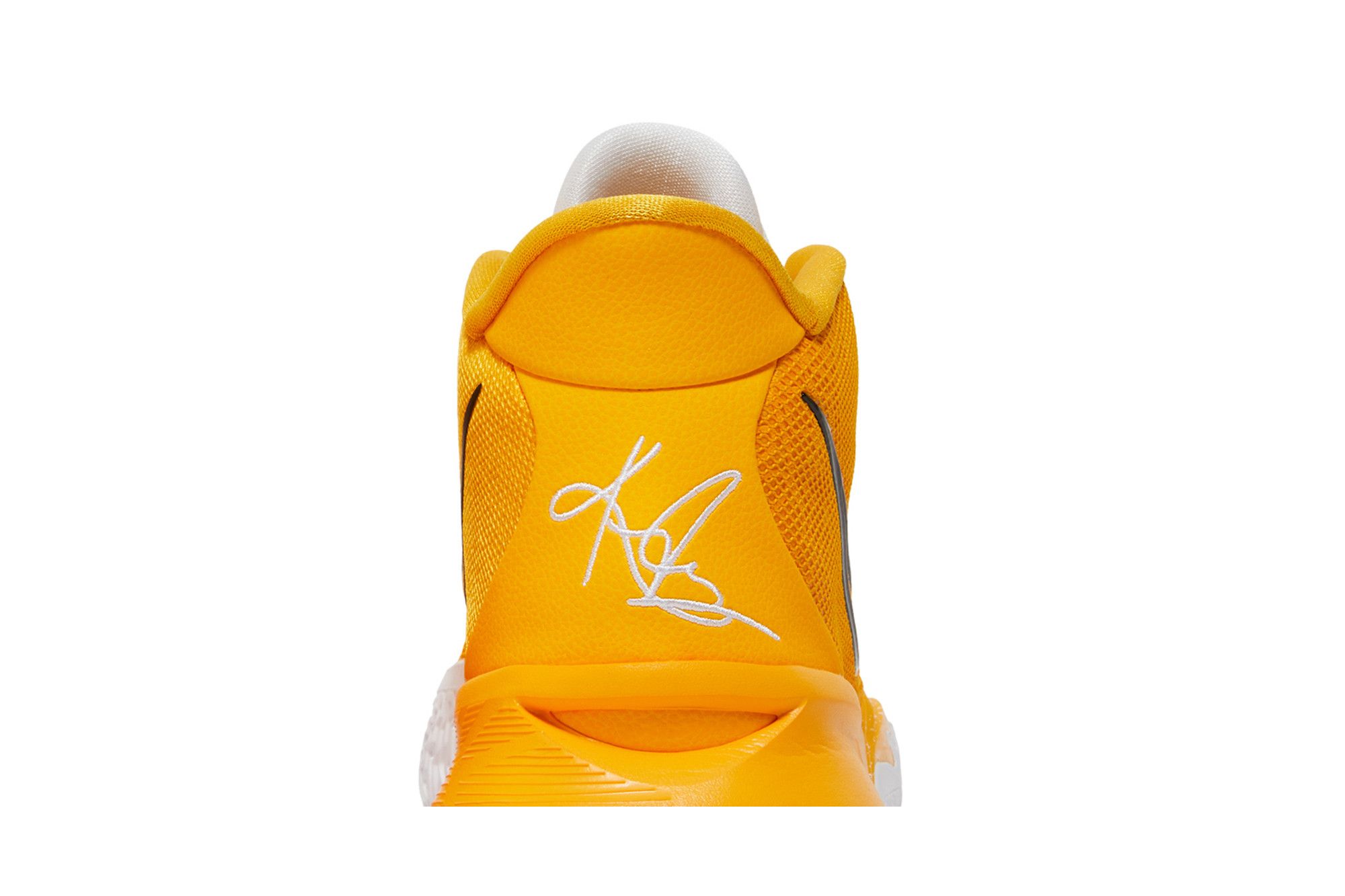 kyrie 7 university gold