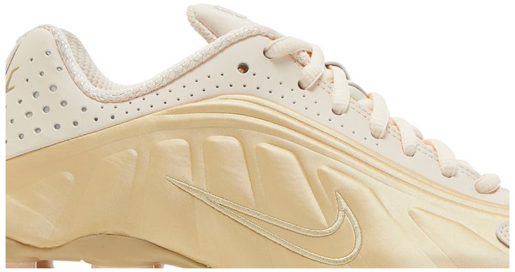 Nike Wmns Shox R4 Guava Gold