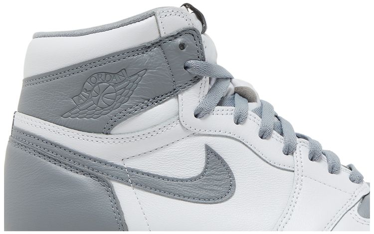 Air Jordan 1 Retro High OG Stealth
