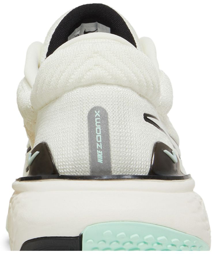 ZoomX Invincible Run Flyknit 2 Sail