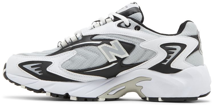 New Balance 725 White Black