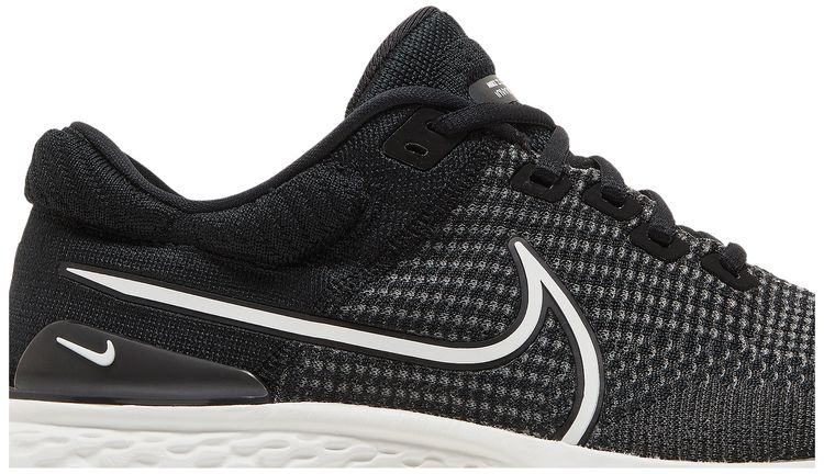 ZoomX Invincible Run Flyknit 2 Black Summit White