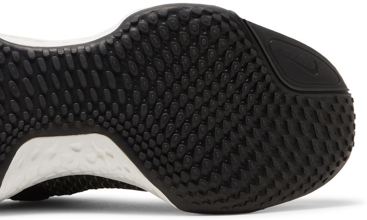 ZoomX Invincible Run Flyknit 2 Black Summit White